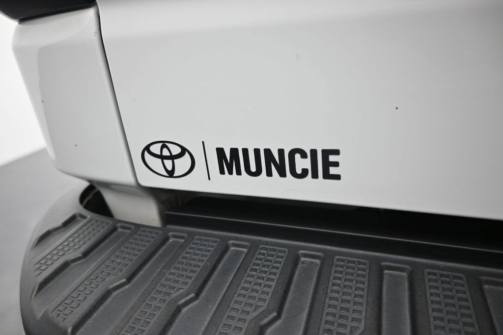 Used 2021 GMC Sierra 1500 AT4 w/ AT4 Premium Package AWD/4WD image 33
