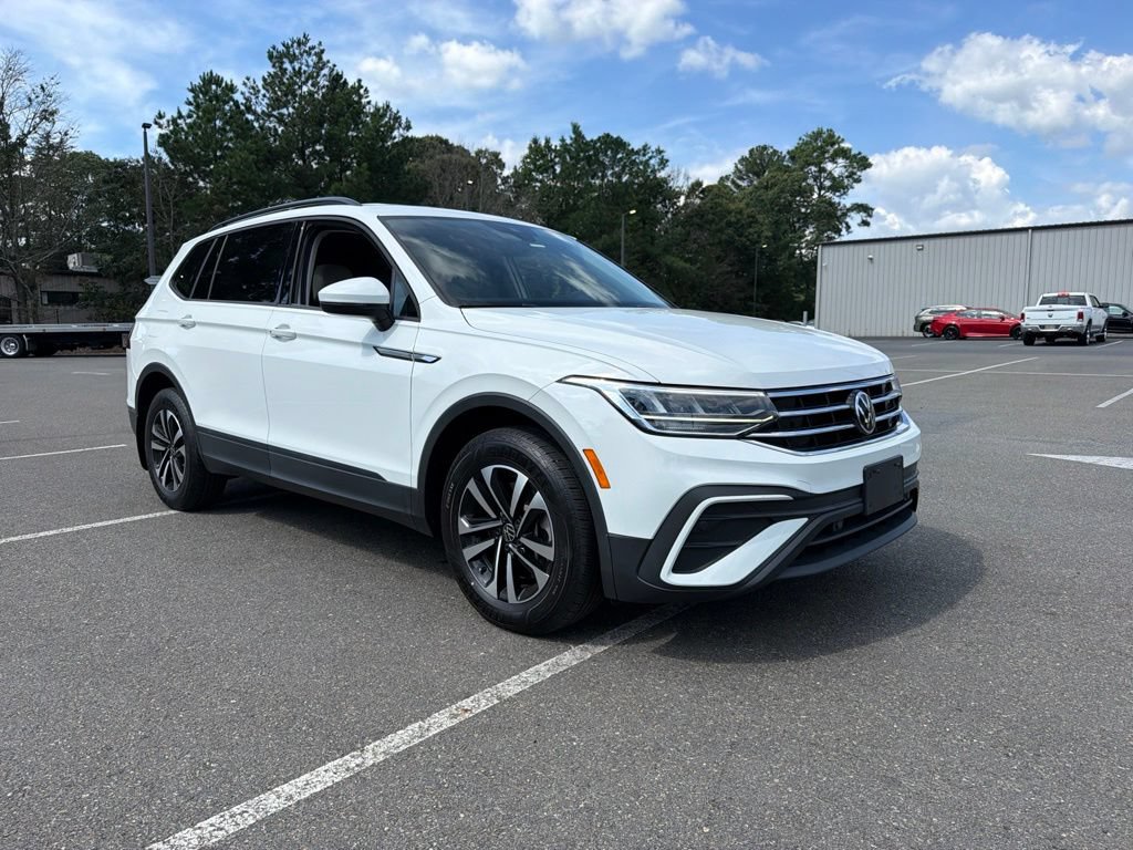 Used 2023 Volkswagen Tiguan S w/ Driver Assistance Package FWD image 4