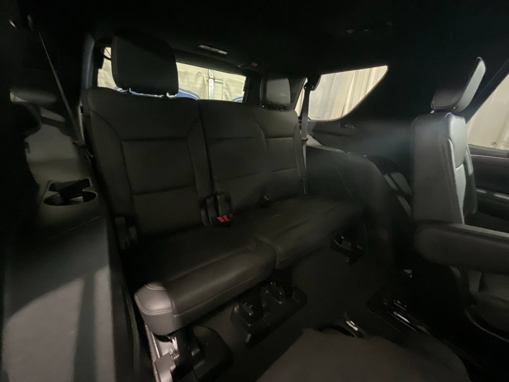 Used 2022 Chevrolet Tahoe Z71 w/ Luxury Package AWD/4WD image 18