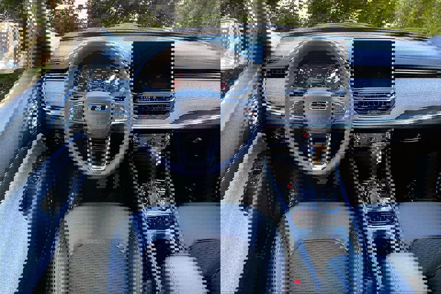 Used 2024 Jeep Compass Latitude image 8