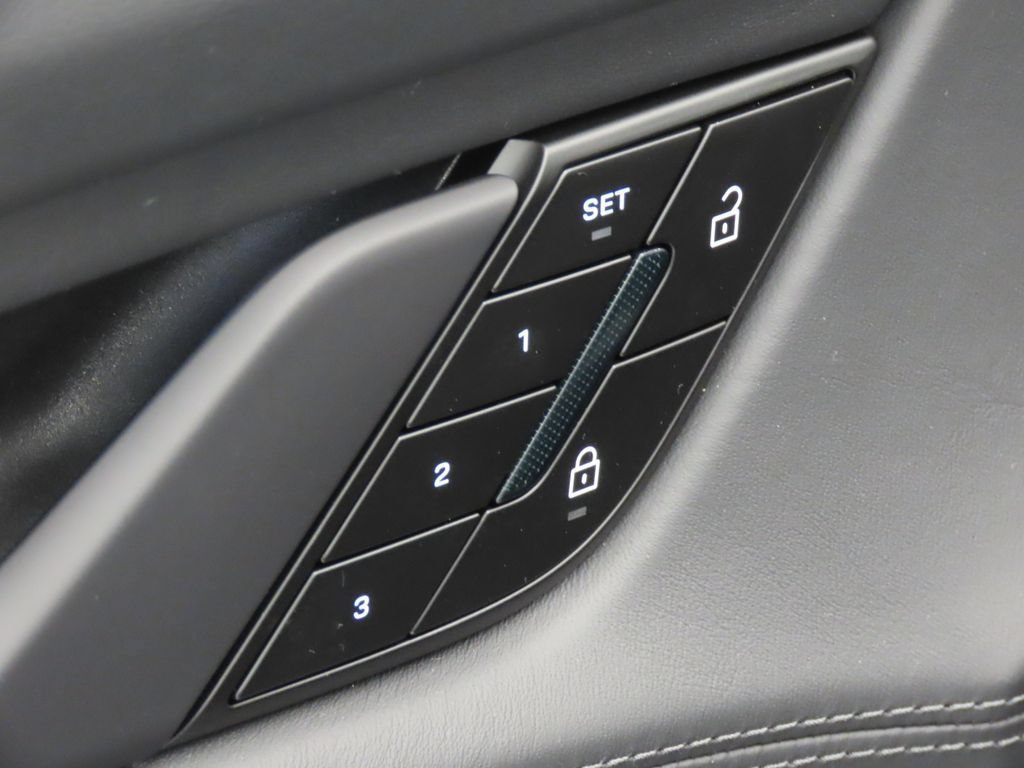 New 2026 Porsche Taycan Turbo AWD/4WD image 37