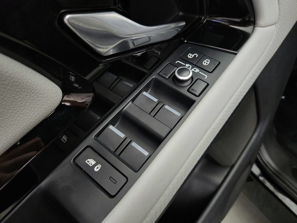Used 2020 Land Rover Range Rover Evoque S AWD/4WD image 22