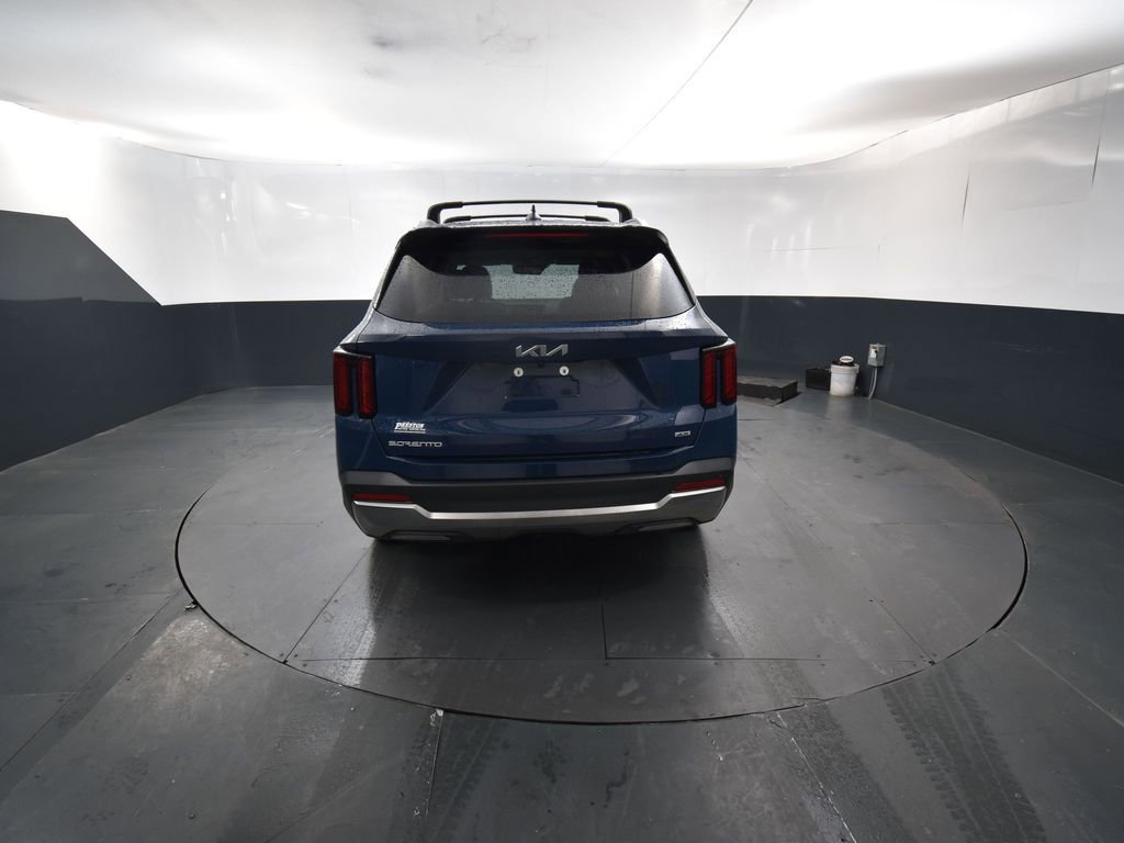 Used 2025 Kia Sorento EX image 8