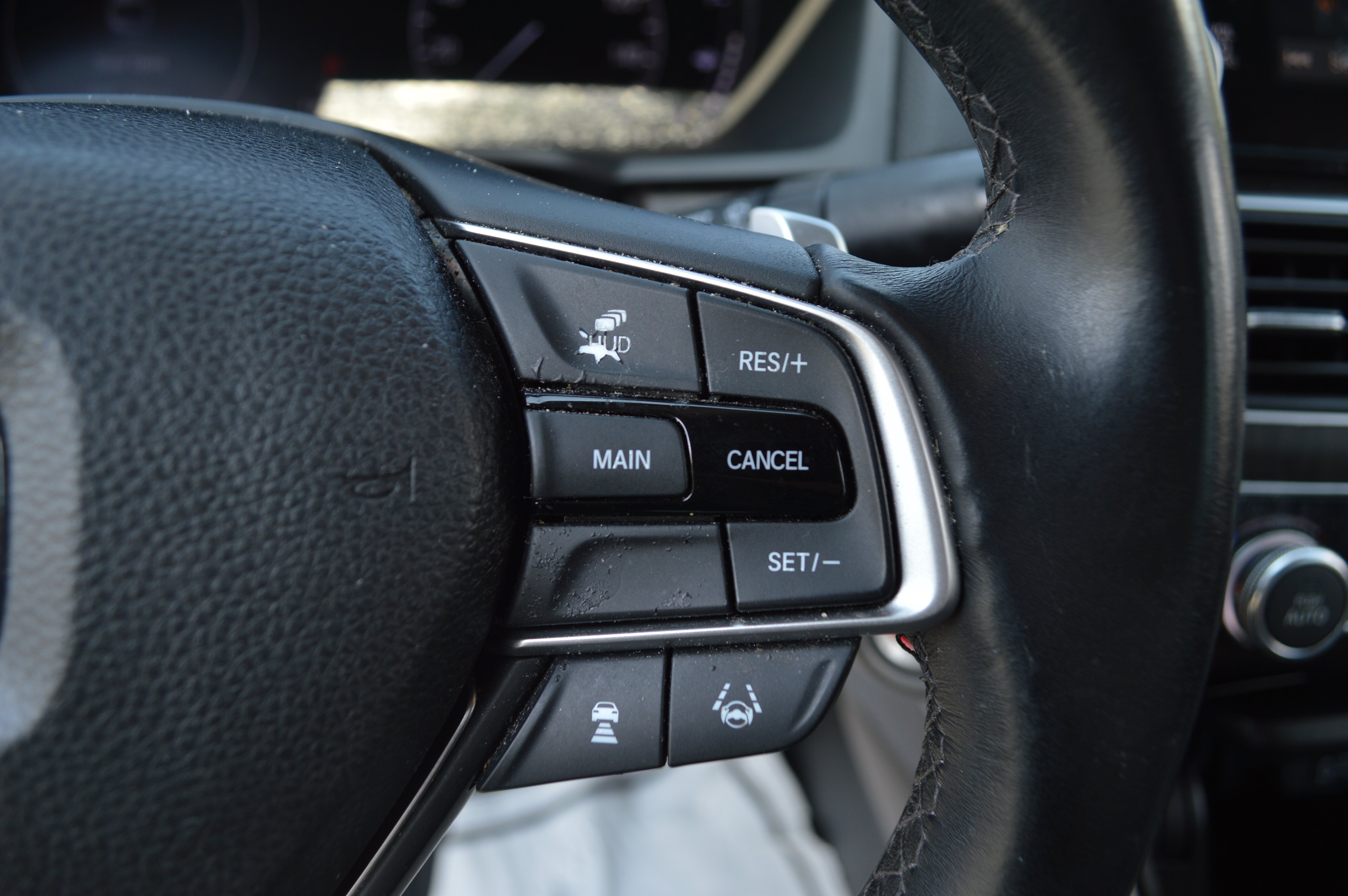 Used 2018 Honda Accord Touring image 12