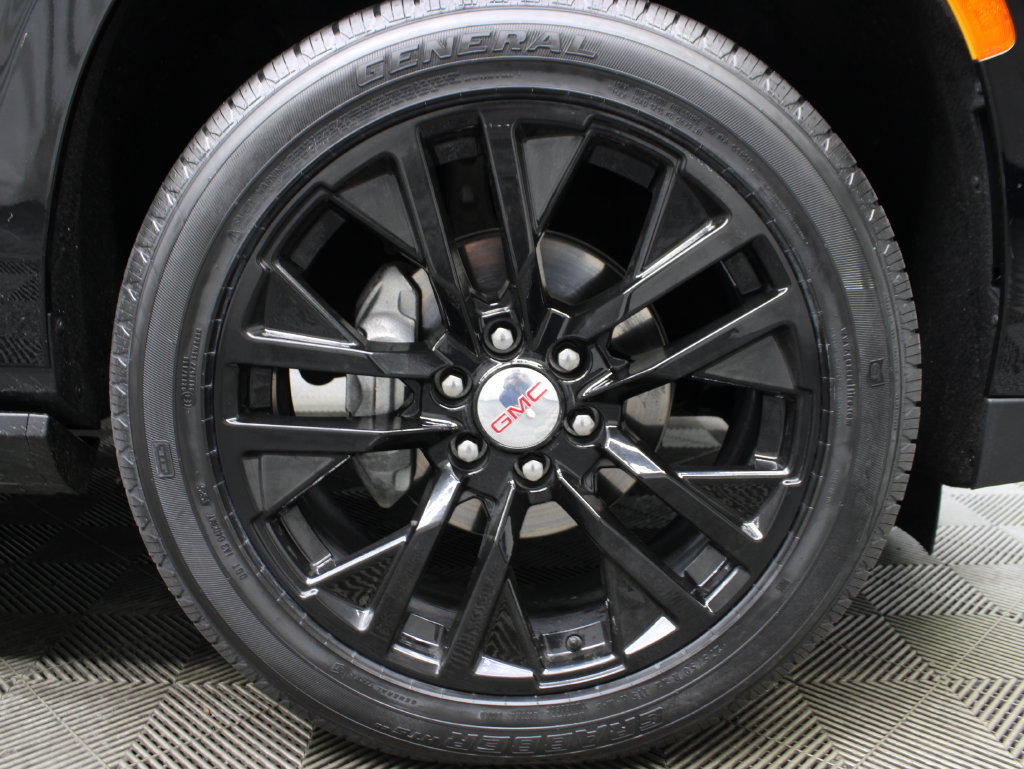 Used 2023 GMC Yukon XL Denali AWD/4WD image 13
