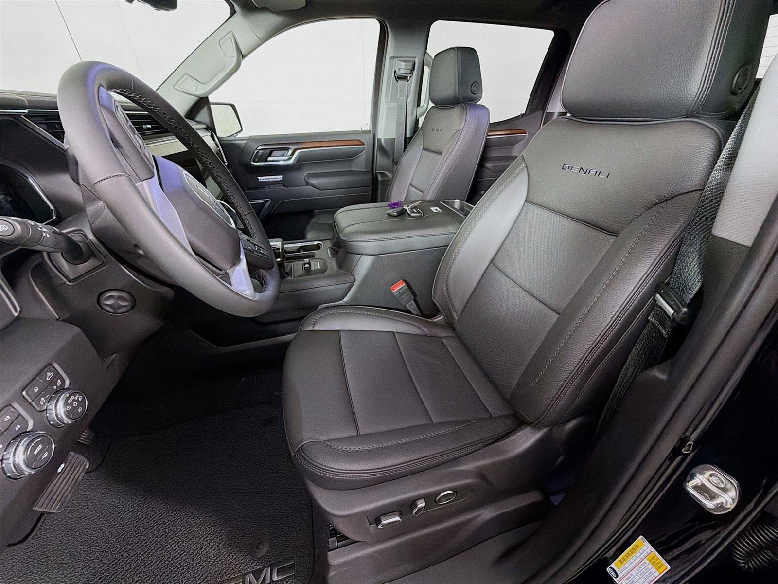 New 2026 GMC Sierra 1500 Denali w/ Denali Reserve Package image 11