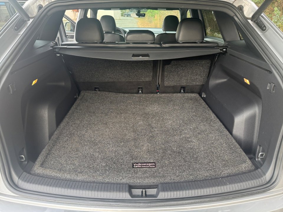 Used 2021 Volkswagen Atlas Cross Sport SE image 17