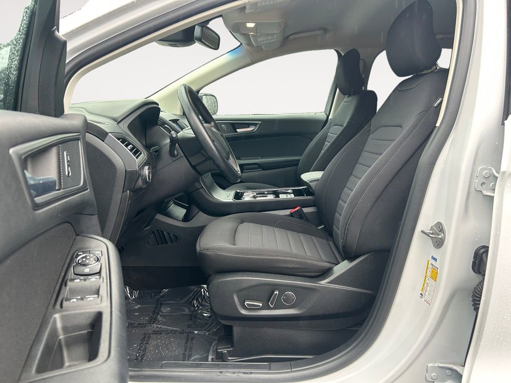 Used 2019 Ford Edge SE w/ SE Fleet Driver's Package image 15