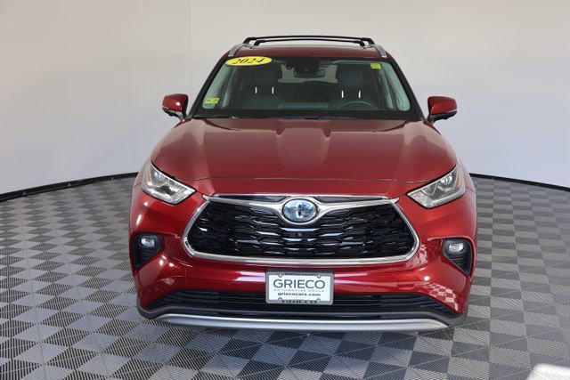 Used 2024 Toyota Highlander Platinum image 3