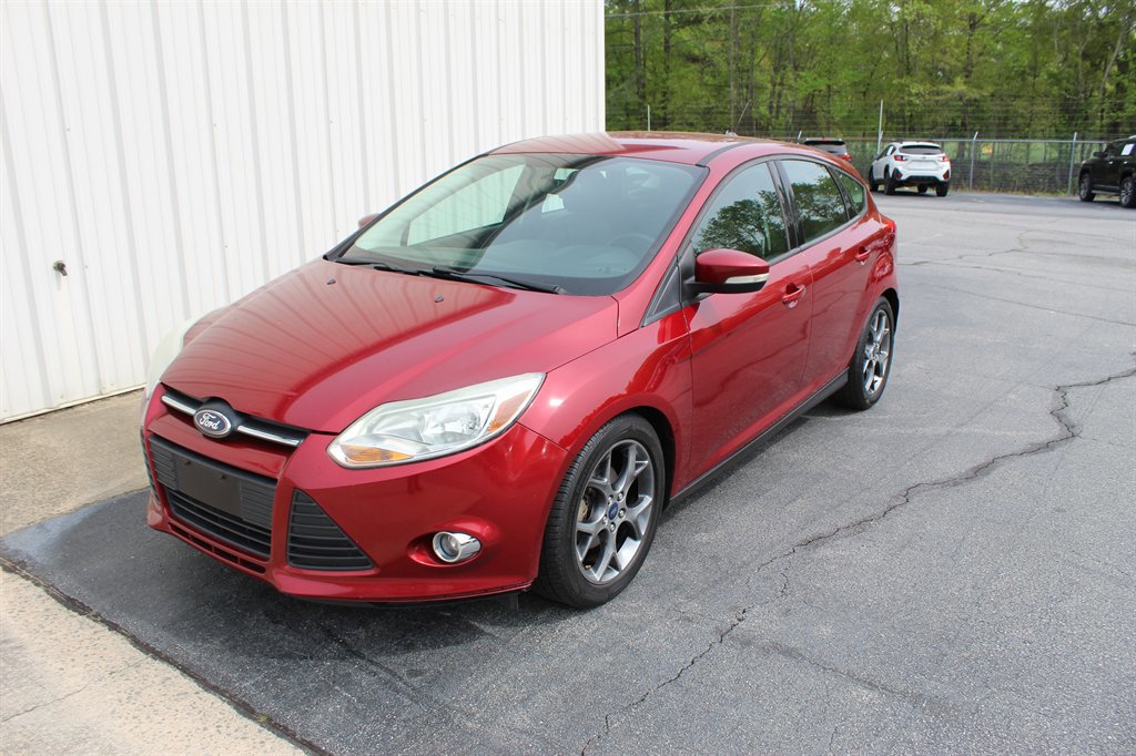 Used 2014 Ford Focus SE w/ Equipment Group 201A FWD image 1