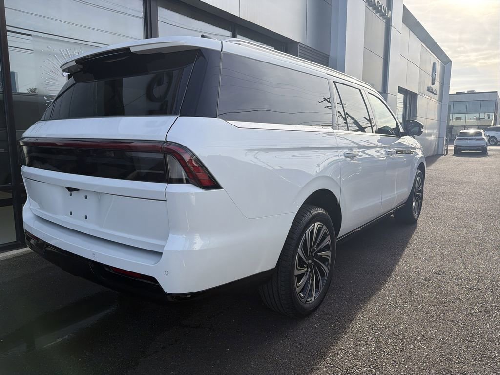 New 2025 Lincoln Navigator L Black Label image 4