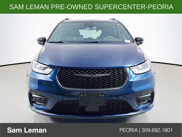 Used 2025 Chrysler Pacifica Limited FWD image 2