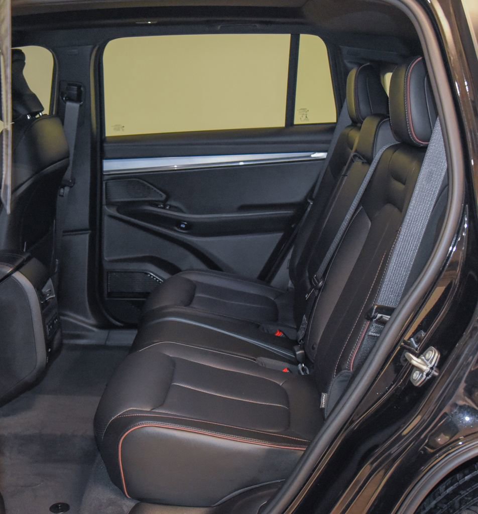 Used 2024 Jeep Wagoneer Launch Edition AWD/4WD image 15