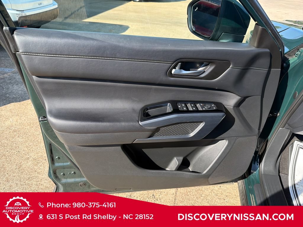 Certified 2025 Nissan Pathfinder SL AWD/4WD image 10