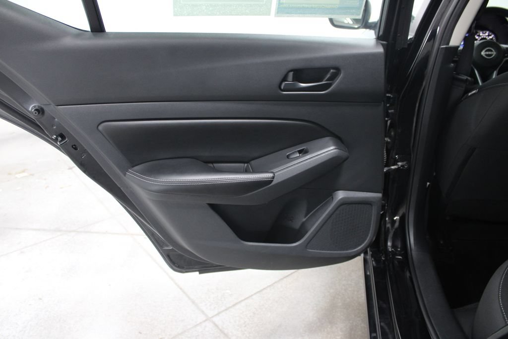 Used 2024 Nissan Altima 2.5 SV FWD image 29