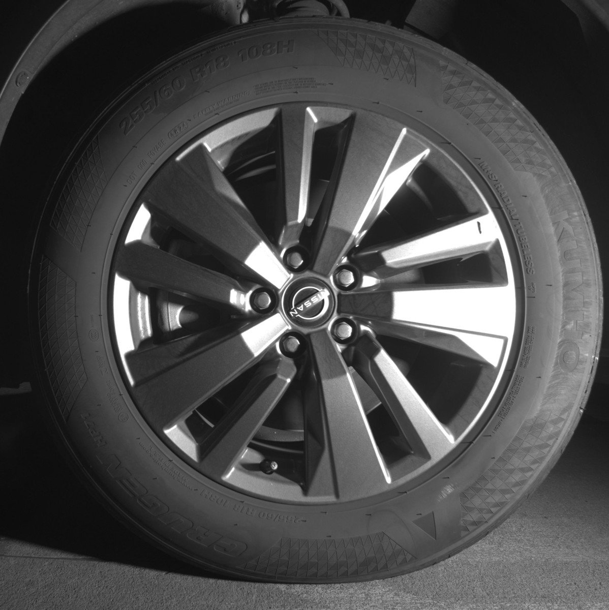 Used 2025 Nissan Pathfinder SV image 12