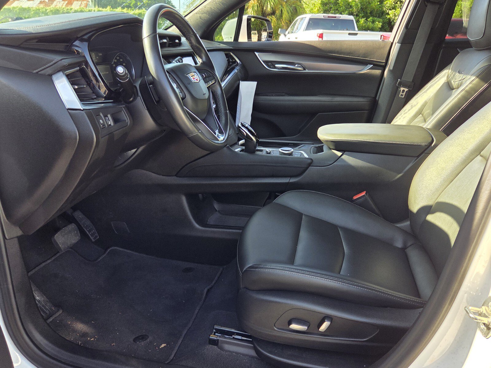 Used 2024 Cadillac XT6 Luxury AWD/4WD image 9