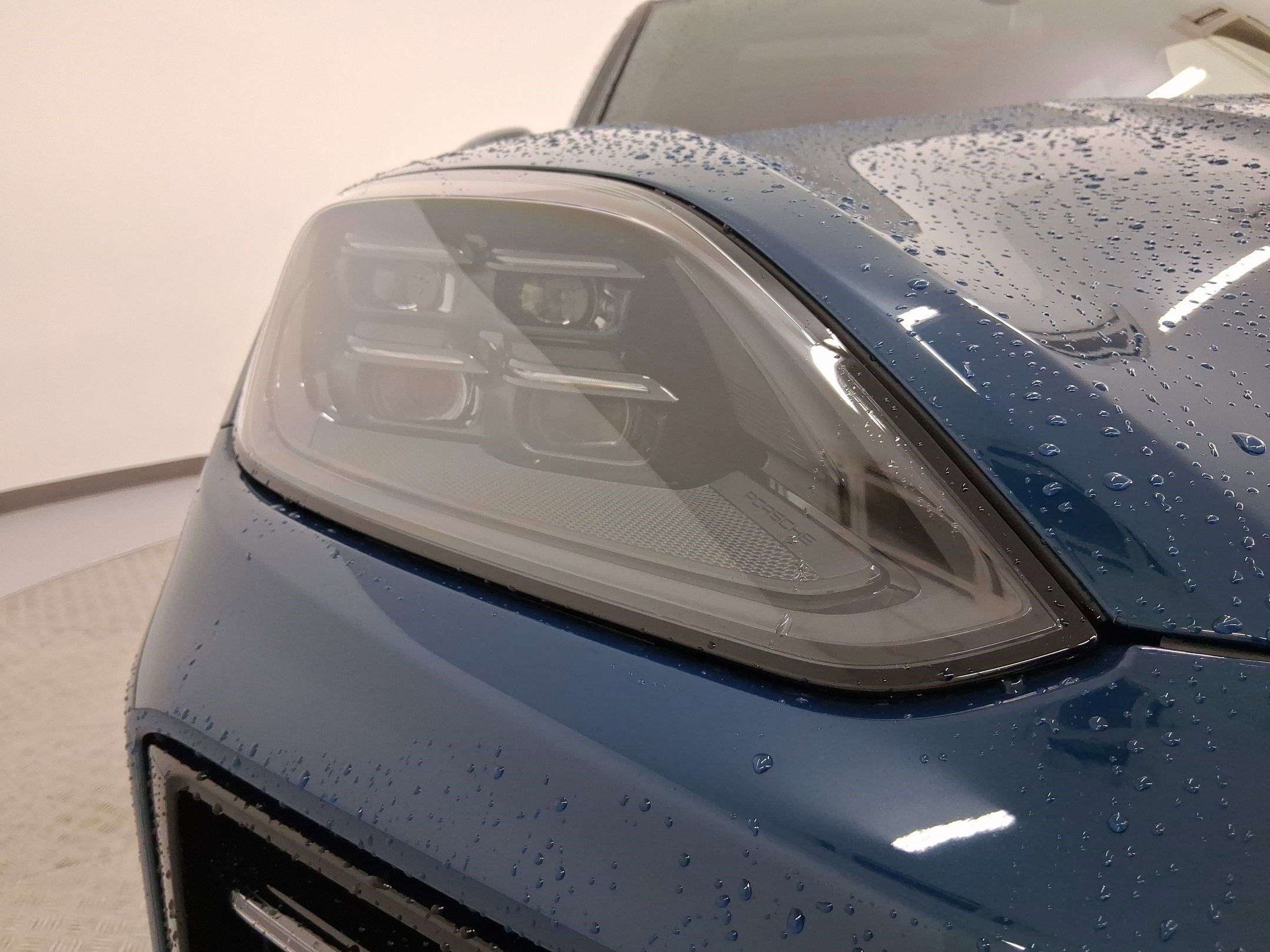 New 2025 Porsche Cayenne GTS image 12