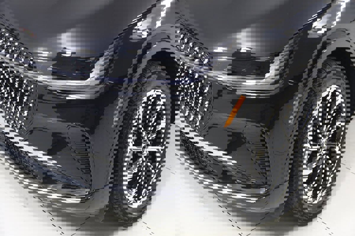 Used 2025 Lincoln Nautilus Reserve AWD/4WD image 68