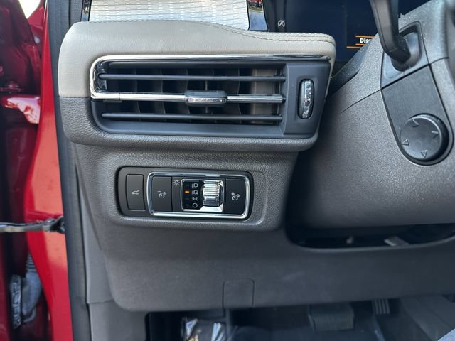 Certified 2023 Lincoln Corsair AWD w/ Equipment Group 101A image 30