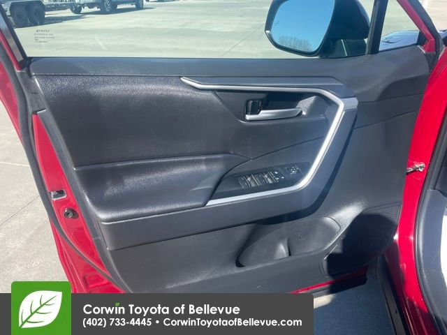 Used 2025 Toyota RAV4 XLE image 16
