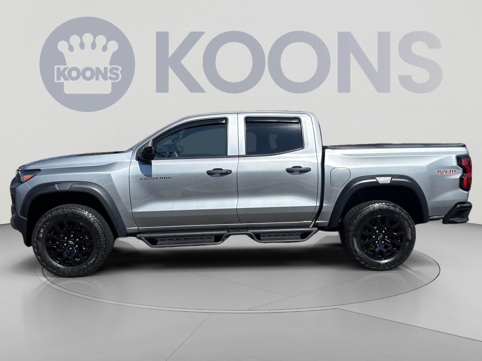 Used 2023 Chevrolet Colorado Trail Boss w/ Technology Package AWD/4WD image 2