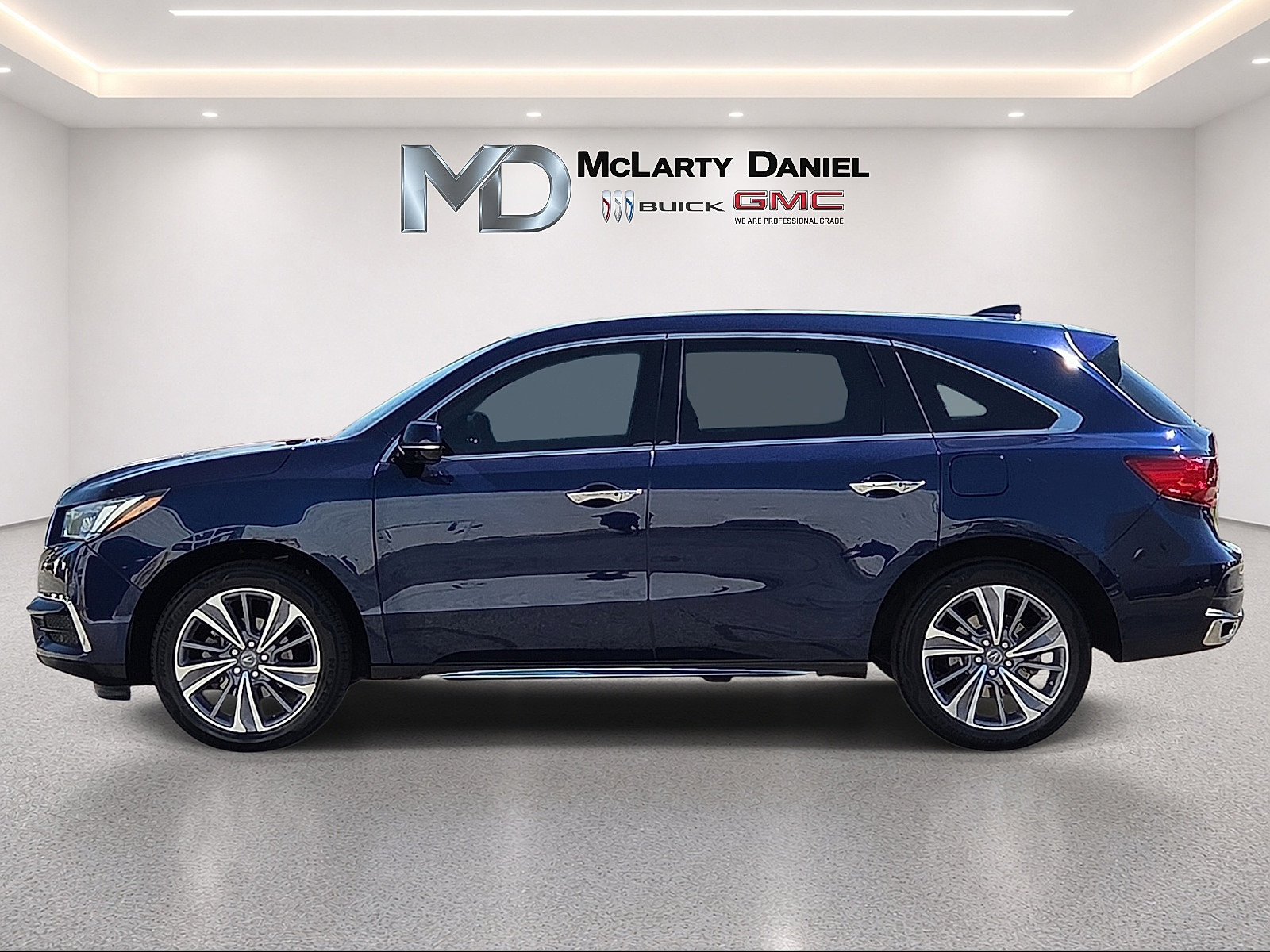 Used 2017 Acura MDX w/ Technology Package AWD/4WD image 2