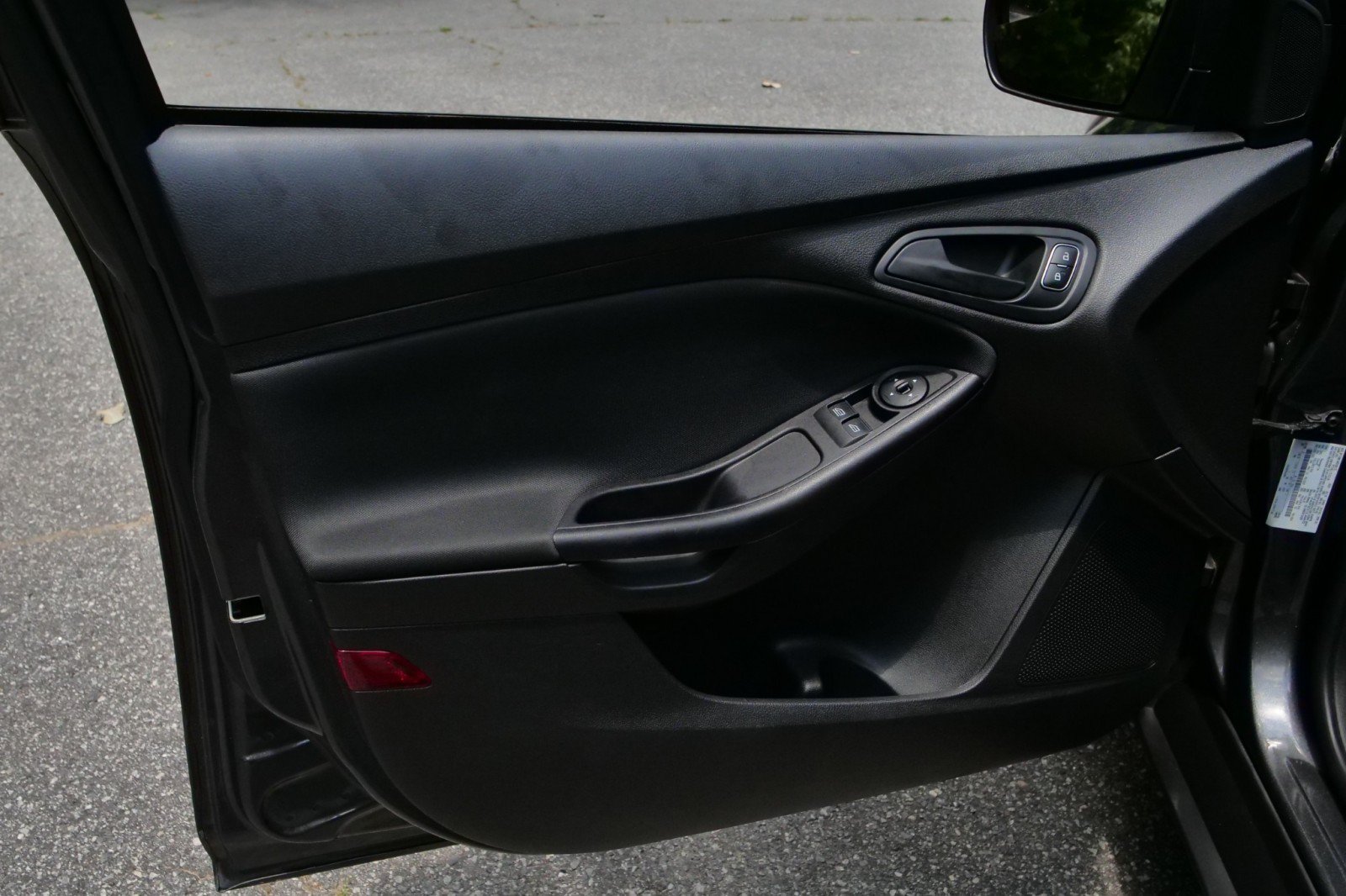 Used 2018 Ford Focus S FWD image 17