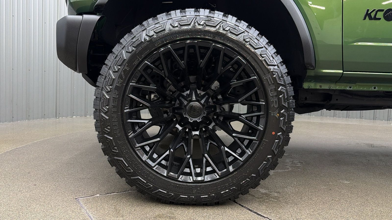 Used 2024 Ford Bronco Black Diamond AWD/4WD image 9