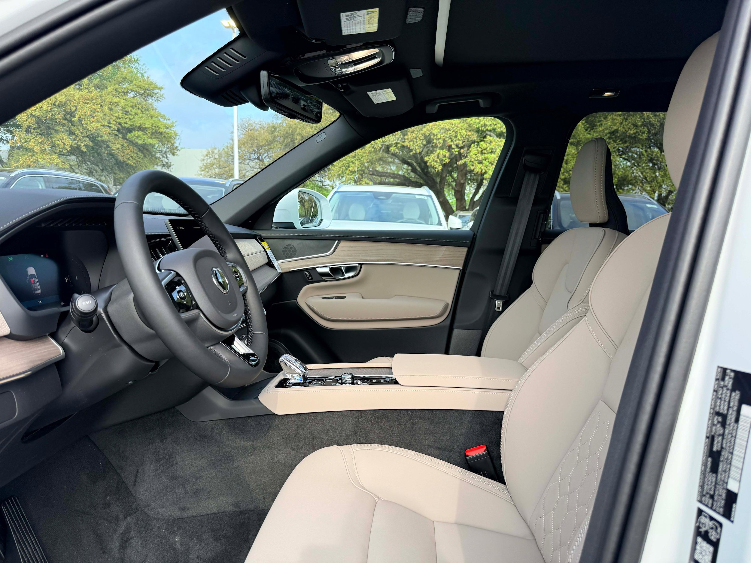 New 2026 Volvo XC90 B5 Core image 12