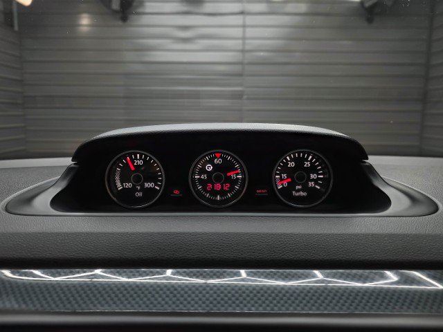 Used 2014 Volkswagen Beetle R-Line FWD image 24