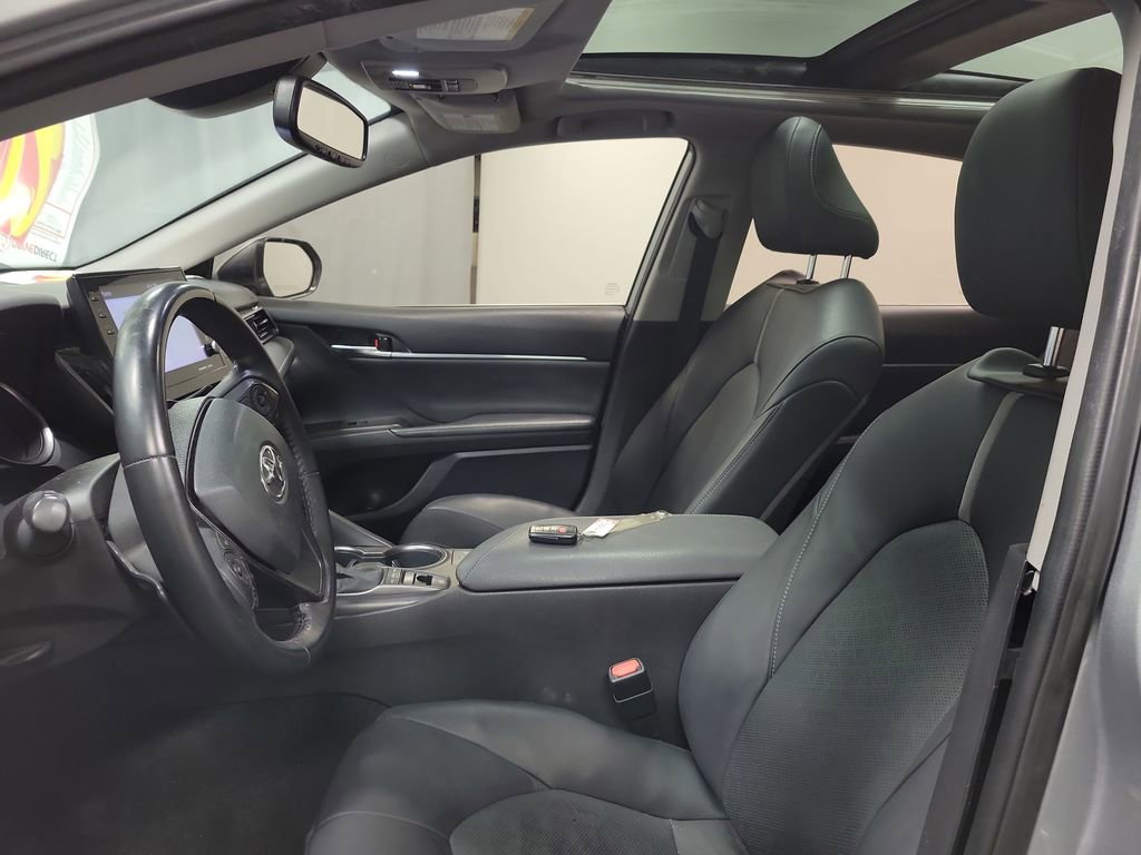 Used 2021 Toyota Camry XSE image 12