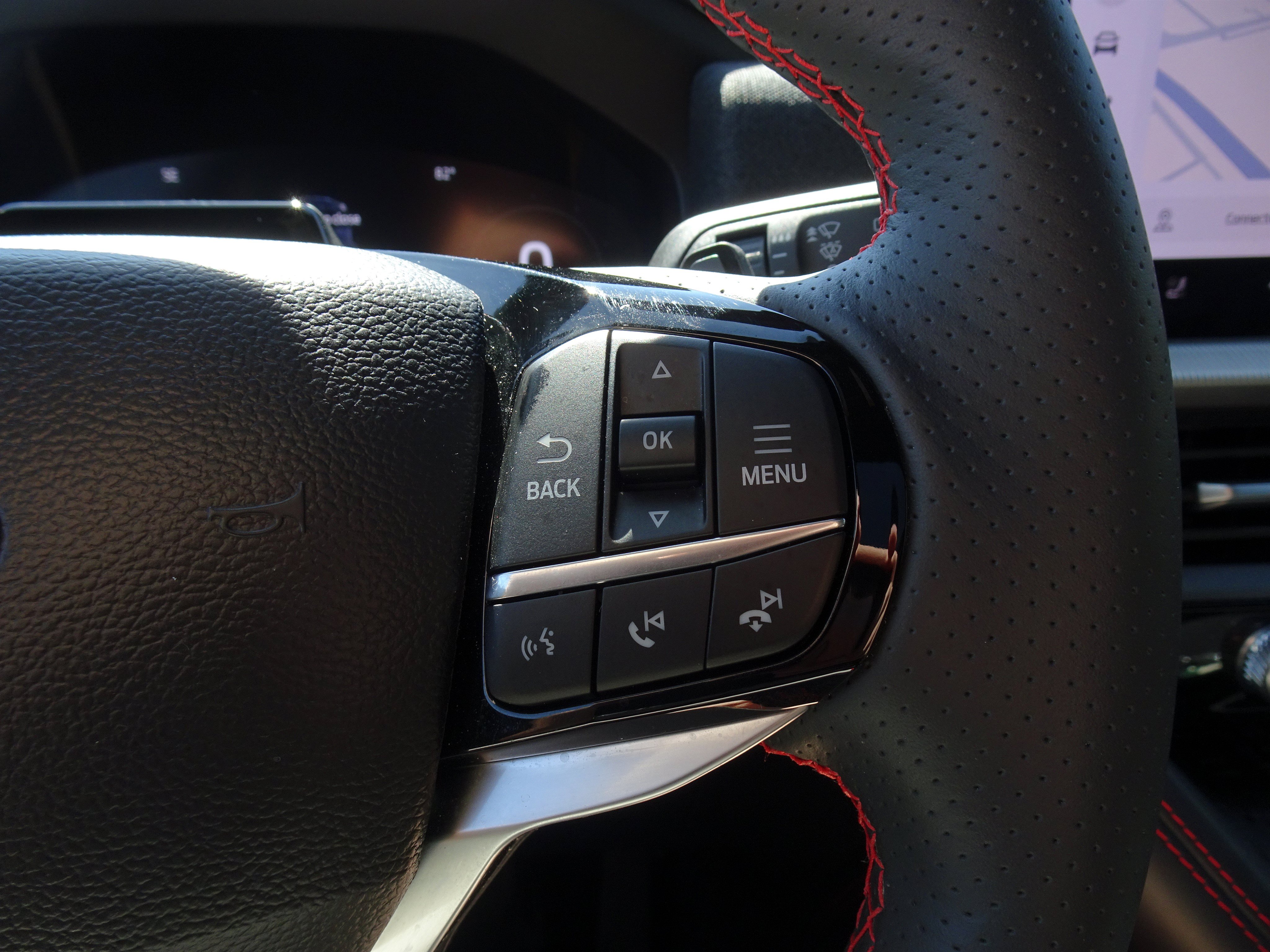 Used 2025 Ford Explorer ST AWD/4WD image 33