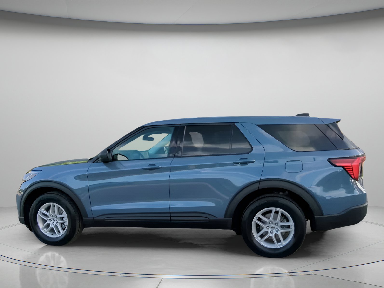 New 2026 Ford Explorer Active RWD image 17