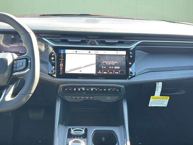 New 2026 Jeep Cherokee Overland w/ Trailer Tow Group image 23