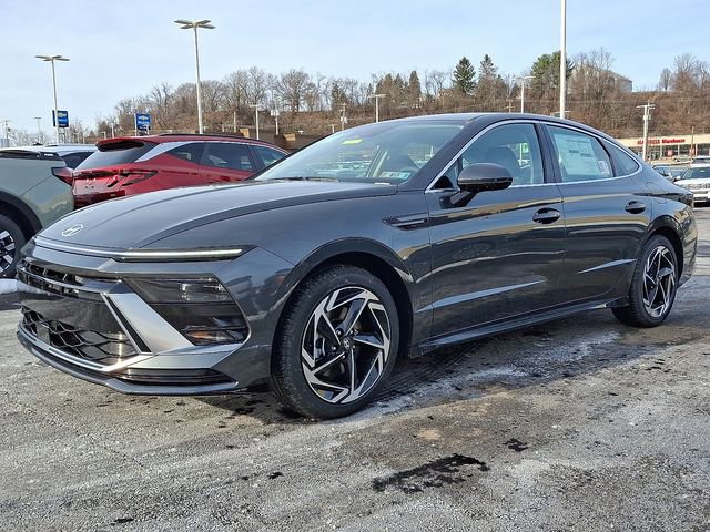 New 2026 Hyundai Sonata SEL FWD image 2