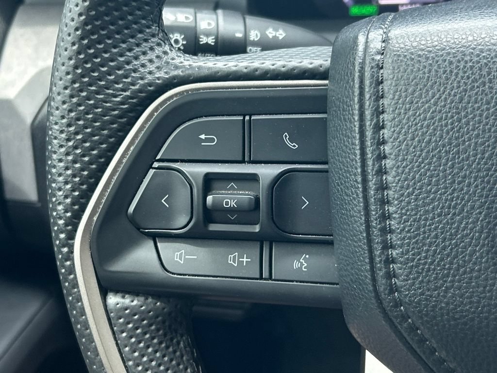 Used 2024 Toyota Tacoma 4x4 Double Cab Hybrid image 39