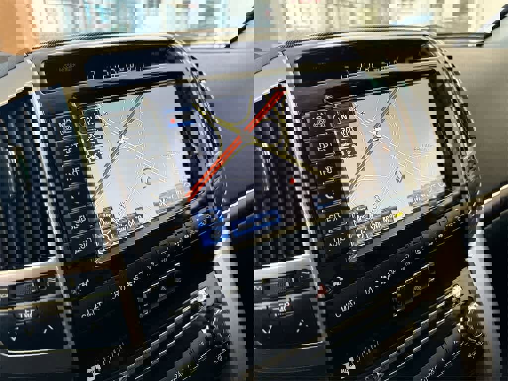 Used 2015 Toyota Land Cruiser image 31