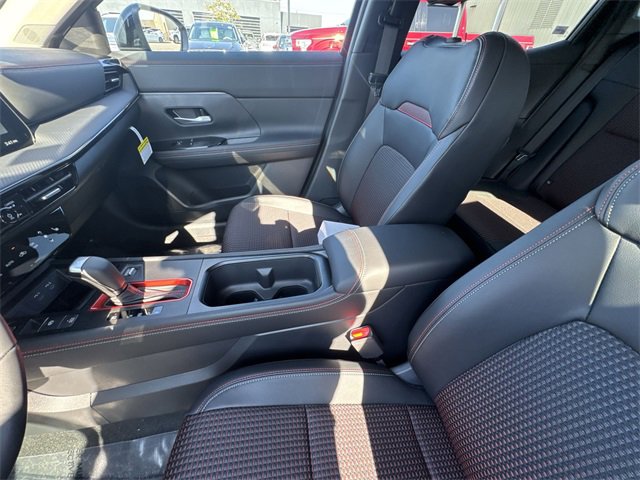 New 2026 Nissan Kicks SR w/ Cold Weather Package image 20