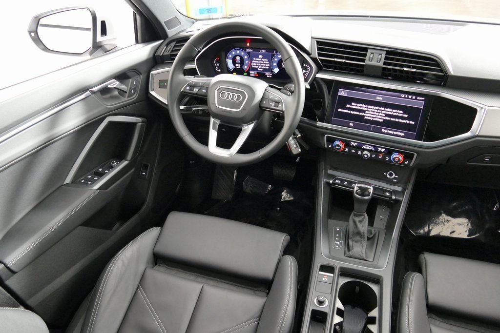 Certified 2025 Audi Q3 2.0T Premium w/ Black Optic Sport Package image 23