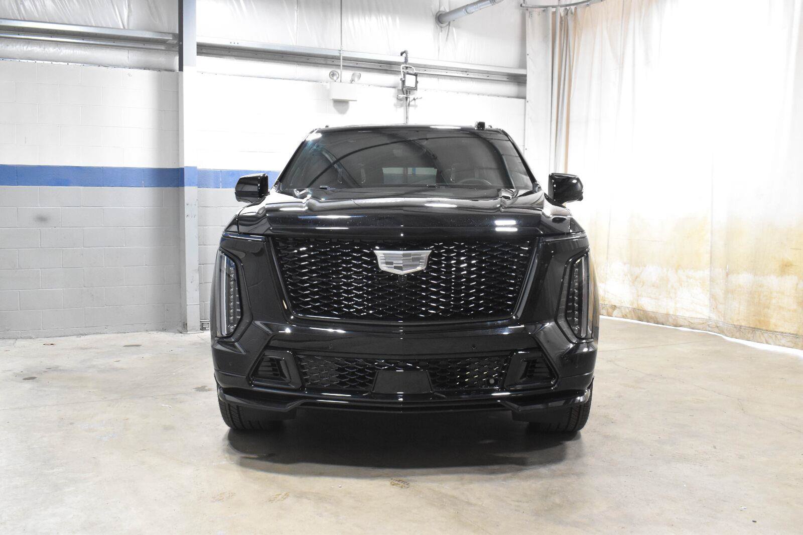 Certified 2026 Cadillac Escalade V w/ LPO, ONYX Package AWD/4WD image 32