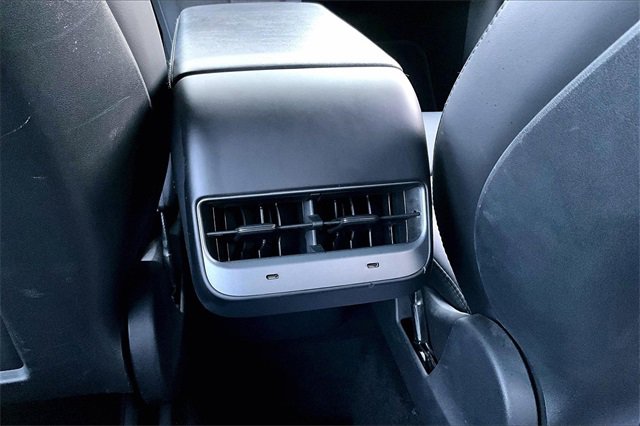 Used 2021 Tesla Model Y Long Range image 10