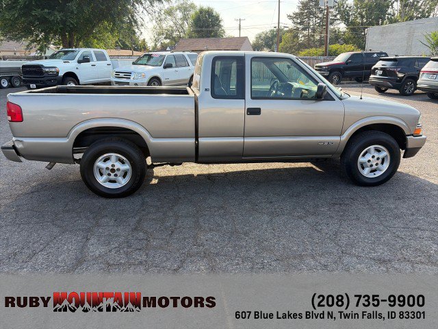 Used 2003 Chevrolet S10 Pickup LS w/ Convenience Package AWD/4WD image 8