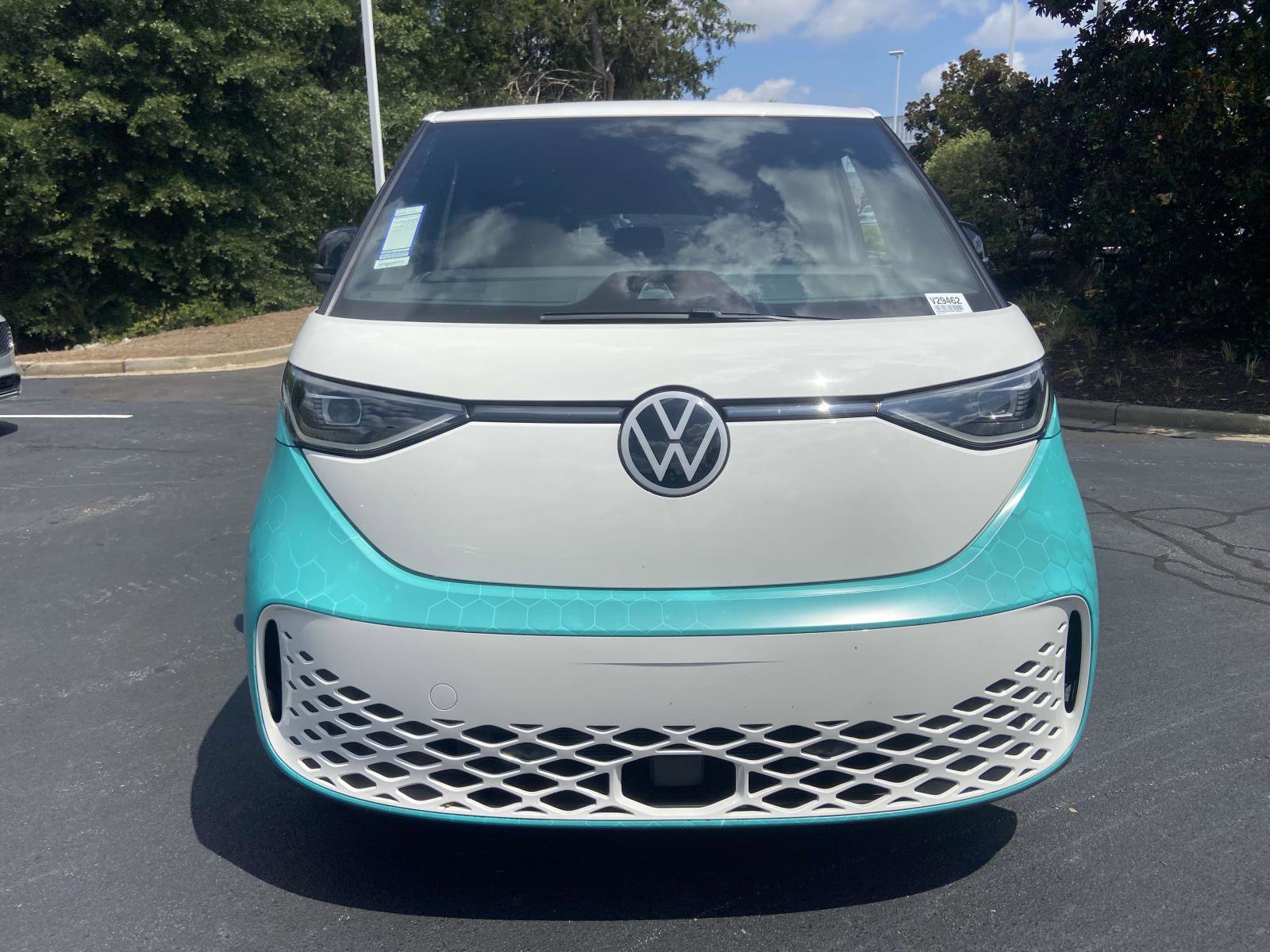 New 2025 Volkswagen ID. Buzz Pro S RWD image 2