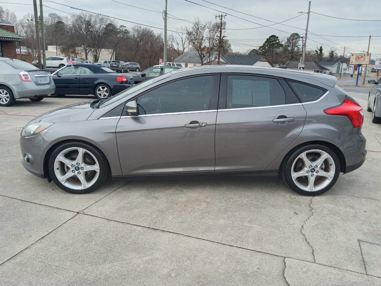 Used 2013 Ford Focus Titanium w/ Titanium Handling Pkg image 3
