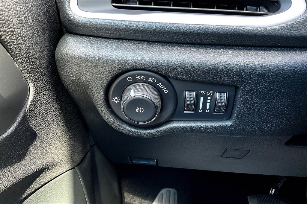 New 2026 Chrysler Pacifica Select image 27