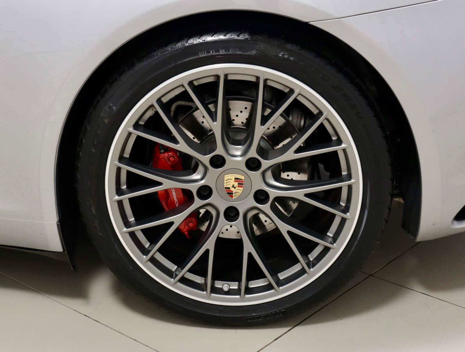 Used 2018 Porsche 911 Carrera S RWD image 9