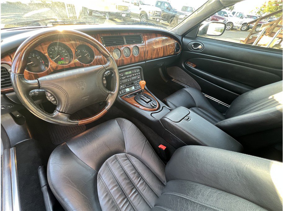 Used 1998 Jaguar XK8 Convertible image 12