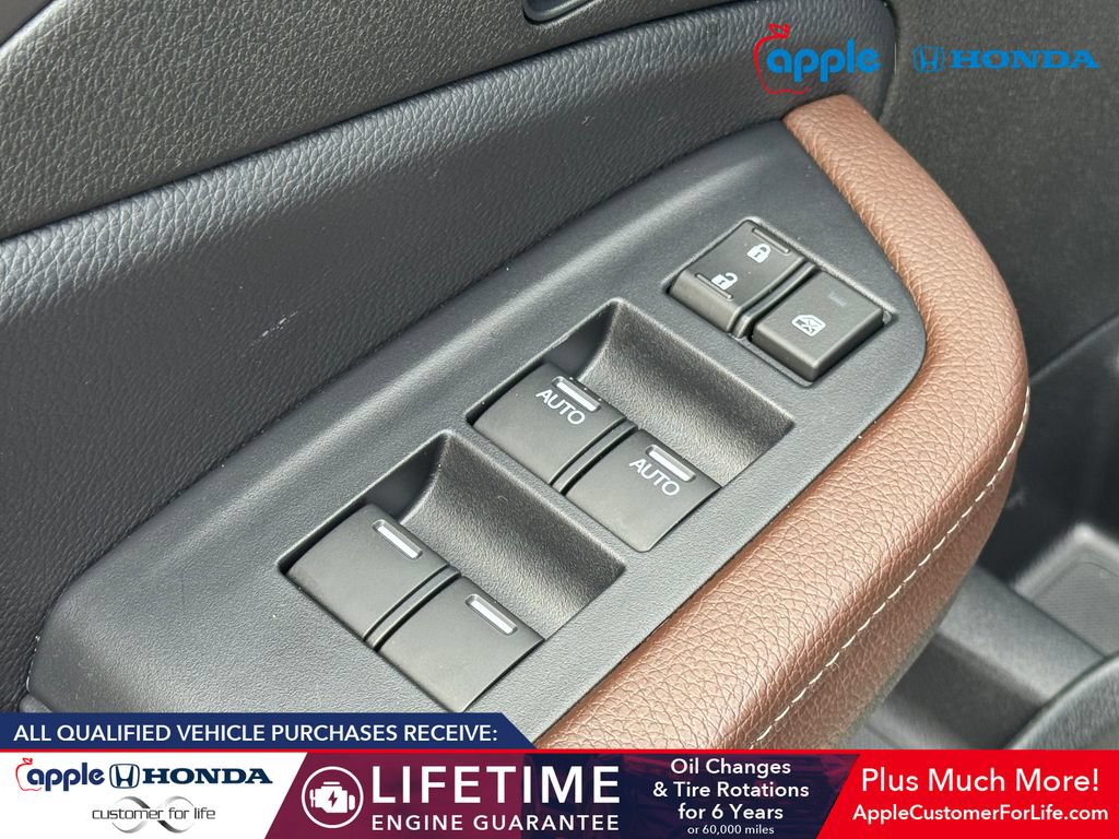Used 2025 Honda Passport EX-L image 9