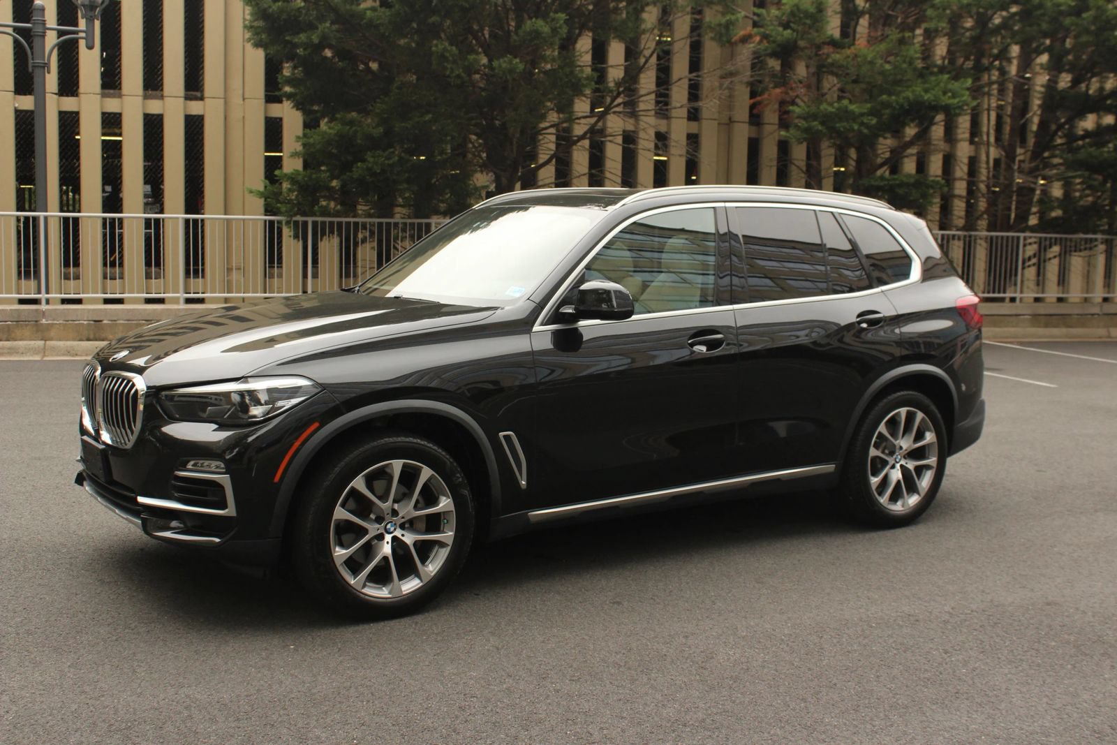 Used 2019 BMW X5 xDrive40i w/ Premium Package 2 AWD/4WD image 13